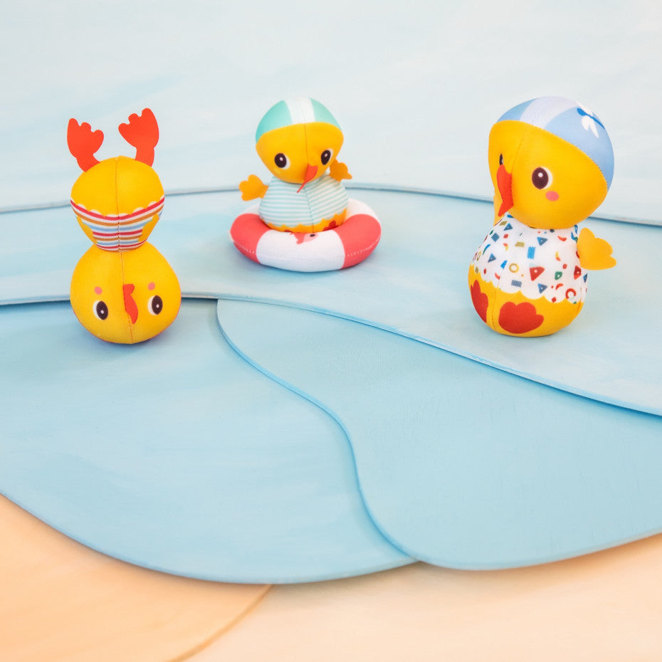 Lilliputiens - 3 bath ducks learning to swim - Grace and Fox