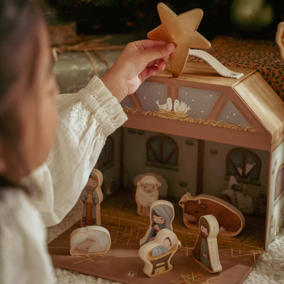 Little Dutch - Christmas Nativity Scene - Grace and Fox