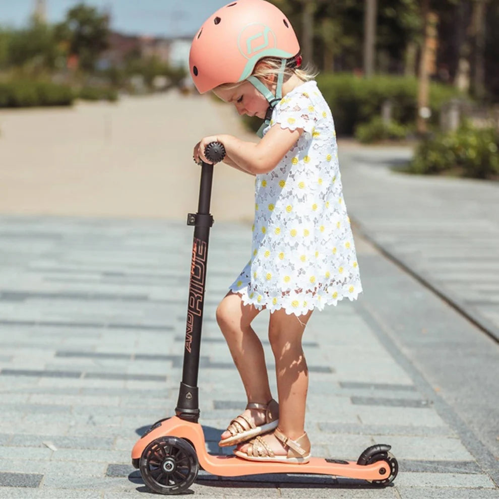 Scoot & Ride Highwaykick 3 LED Scooter - Peach - Grace and Fox