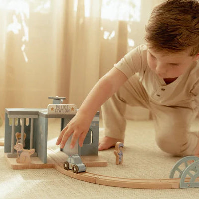 Little Dutch - Police station FSC - Grace and Fox