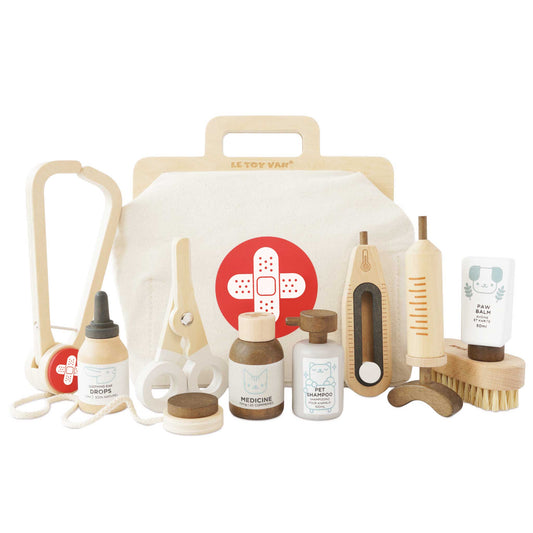 Le Toy Van Animal Vet Set - Grace and Fox