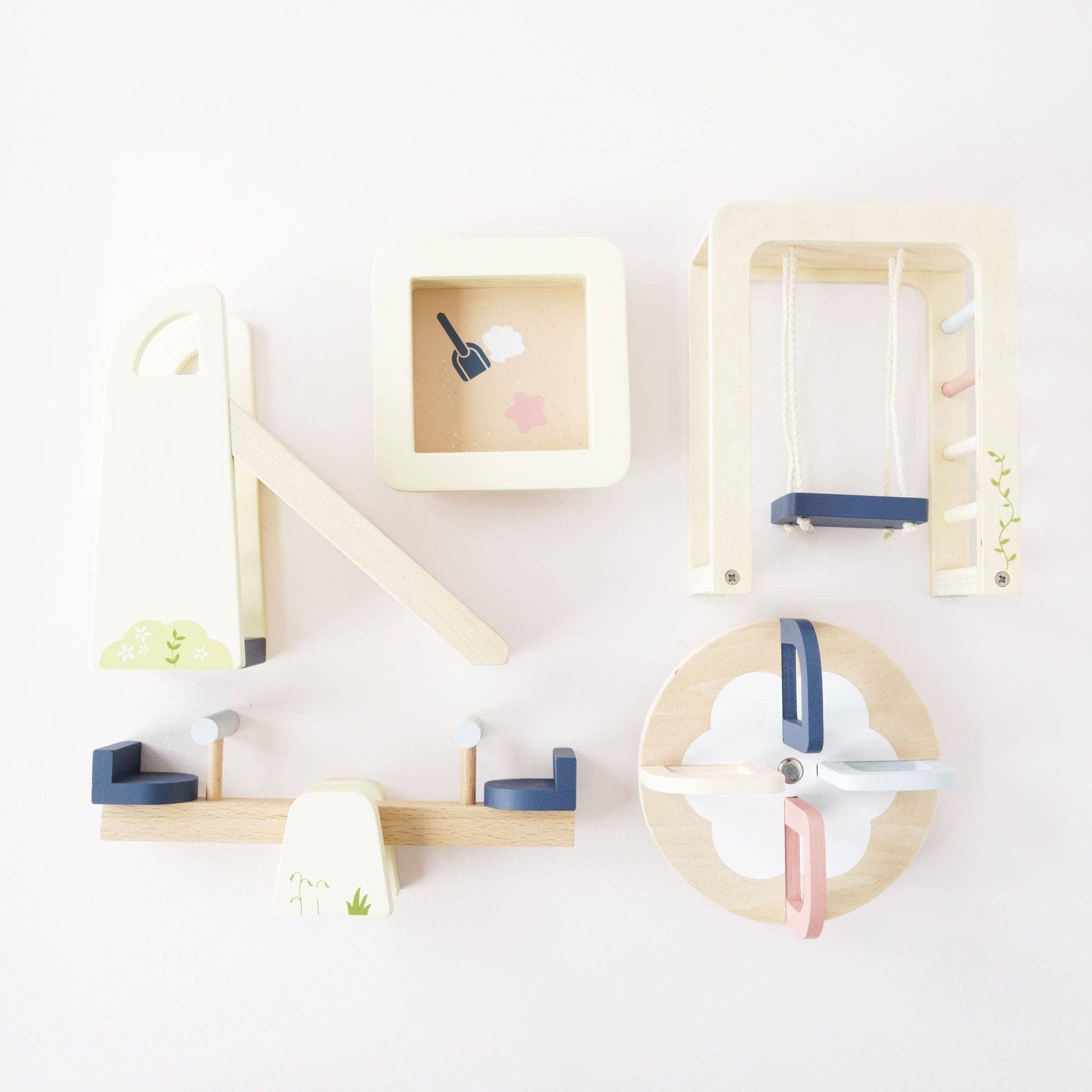 Le Toy Van Dolls House - Outdoor Play Furniture Set - Grace and Fox