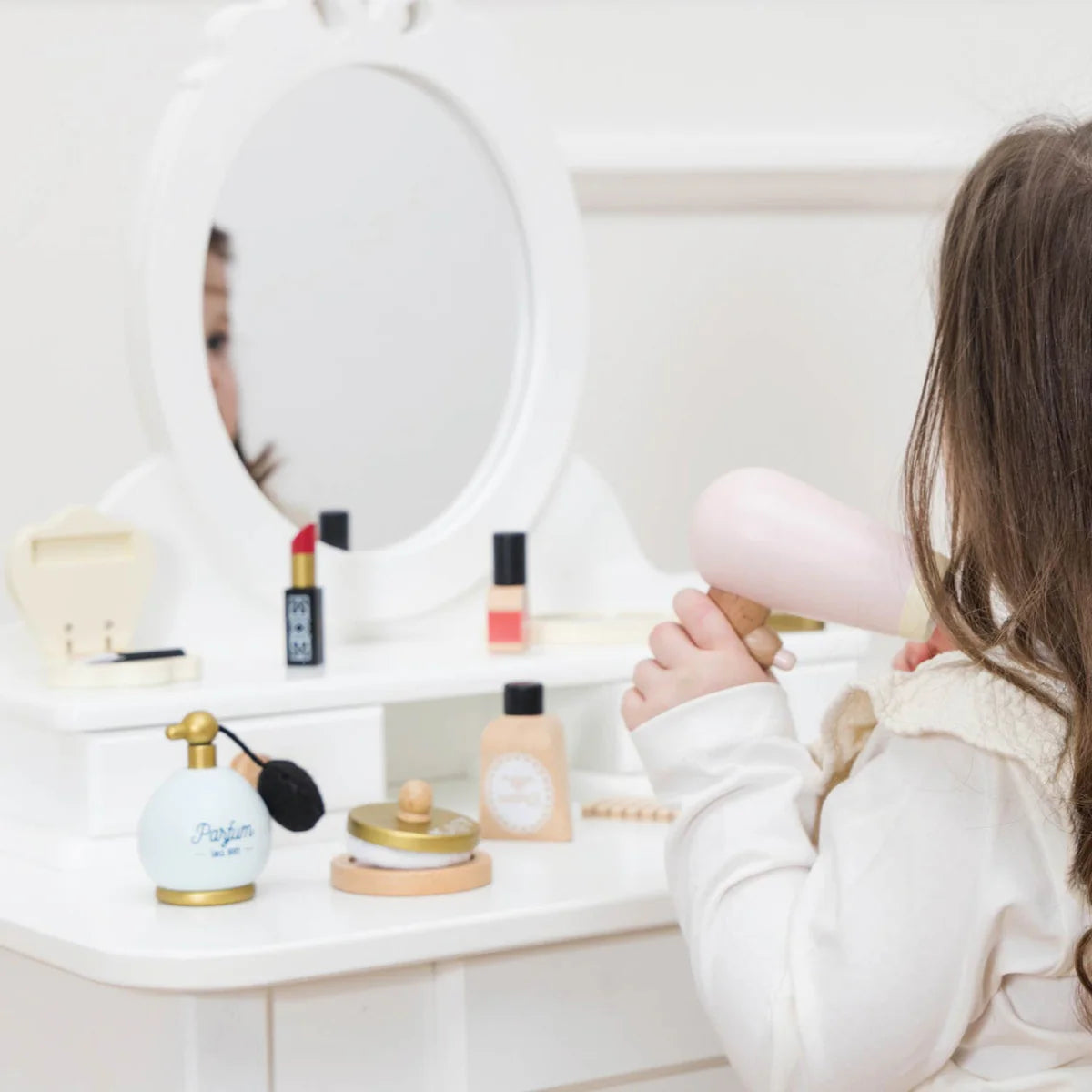 Le Toy Van Vanity Star Wooden Beauty Kit - Grace and Fox