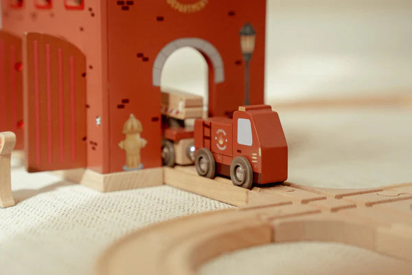 Little Dutch - Fire Station FSC - Grace and Fox