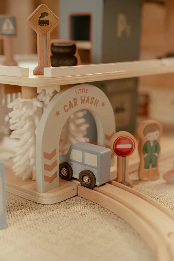 Little Dutch Wooden Parking Garage